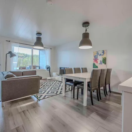 Lakevillas B4 - Sis 4 Kpl Hissilippuja Ukkohalla